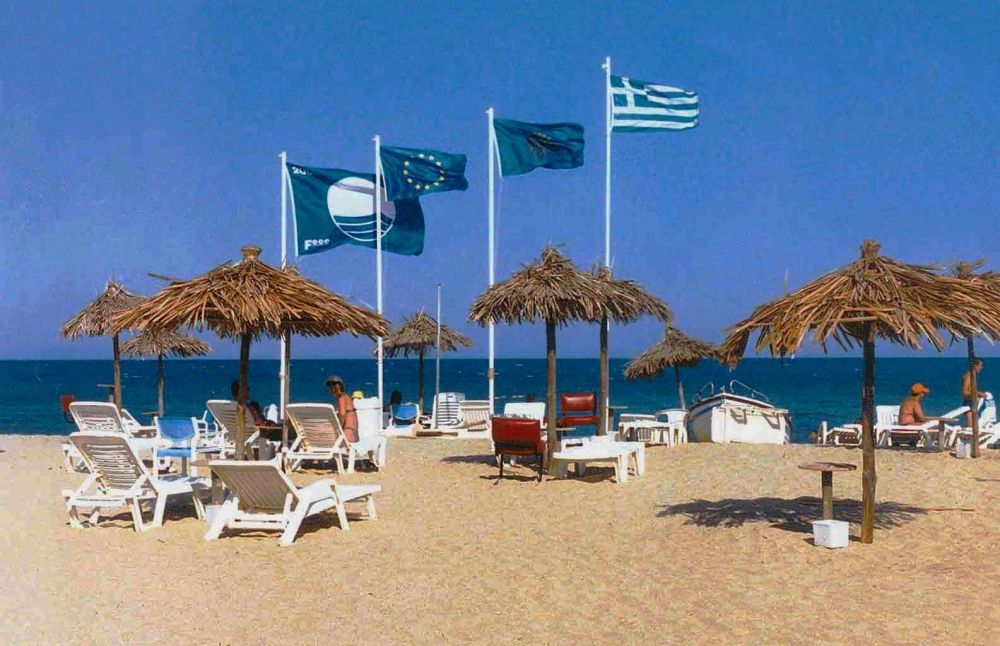 Με Γαλάζια Σημαία 12 παραλίες της Λακωνίας