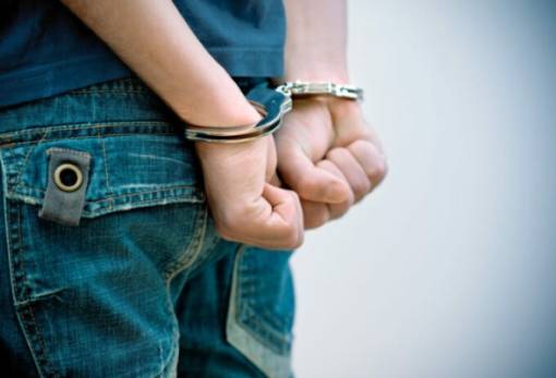 Δυο συλλήψεις στη Λακωνία για εκκρεμή εντάλματα
