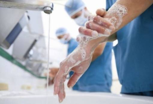 Νοσοκομειακές λοιμώξεις: Μόνο το 7% των υγειονομικών πλένει σωστά τα χέρια του
