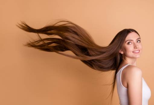 4 «κανόνες» που πρέπει ν' ακολουθείς για να μακρύνουν γρήγορα τα μαλλιά σου